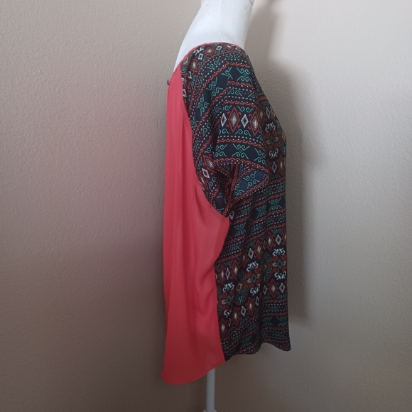Umgee Batik Print Red Sheer Open Back Top Blouse Women's size Large - Picture 7 of 13